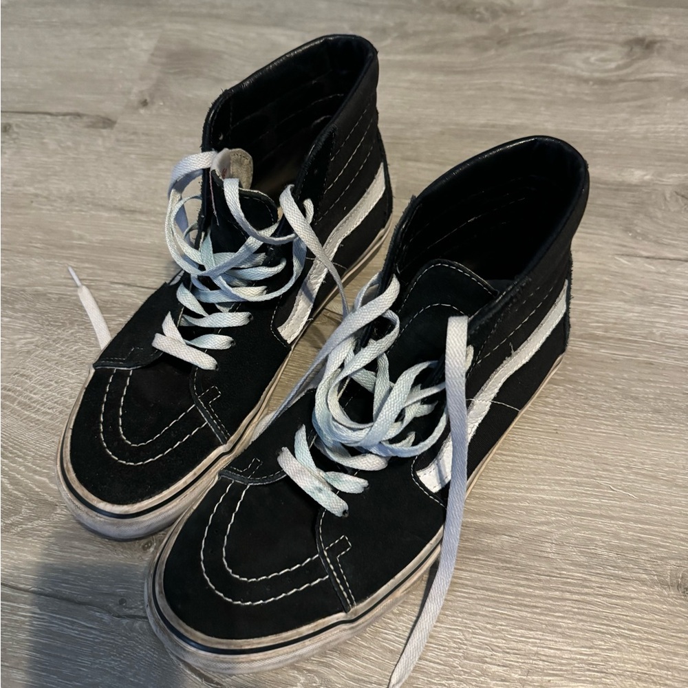 shoes high top black & white vans